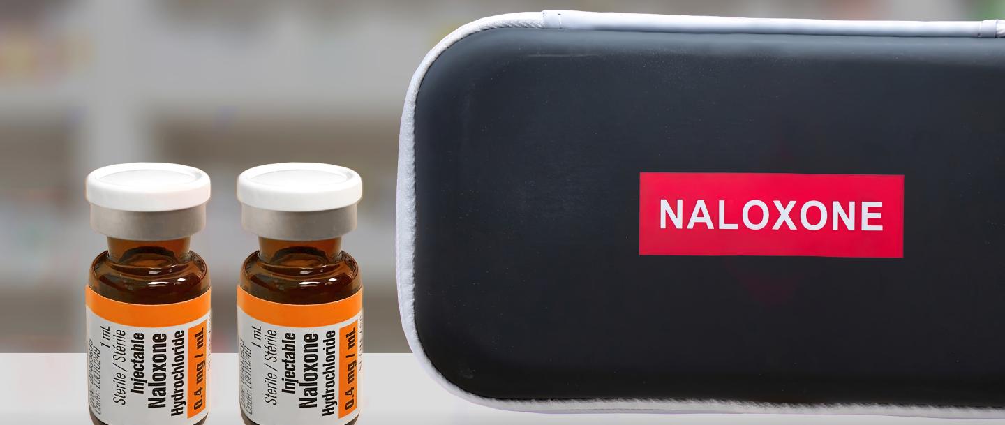 Naloxone kit